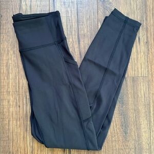 Lululemon Athletica black leggings with pockets size 6 women’s.